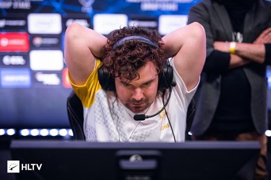 IG战队S15世界赛落幕 粉丝对theshy表达不满情绪